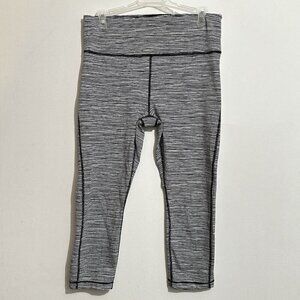 Athleta Women Striped Stash Pocket Printed Ultimate Capri Leggings Medium Active